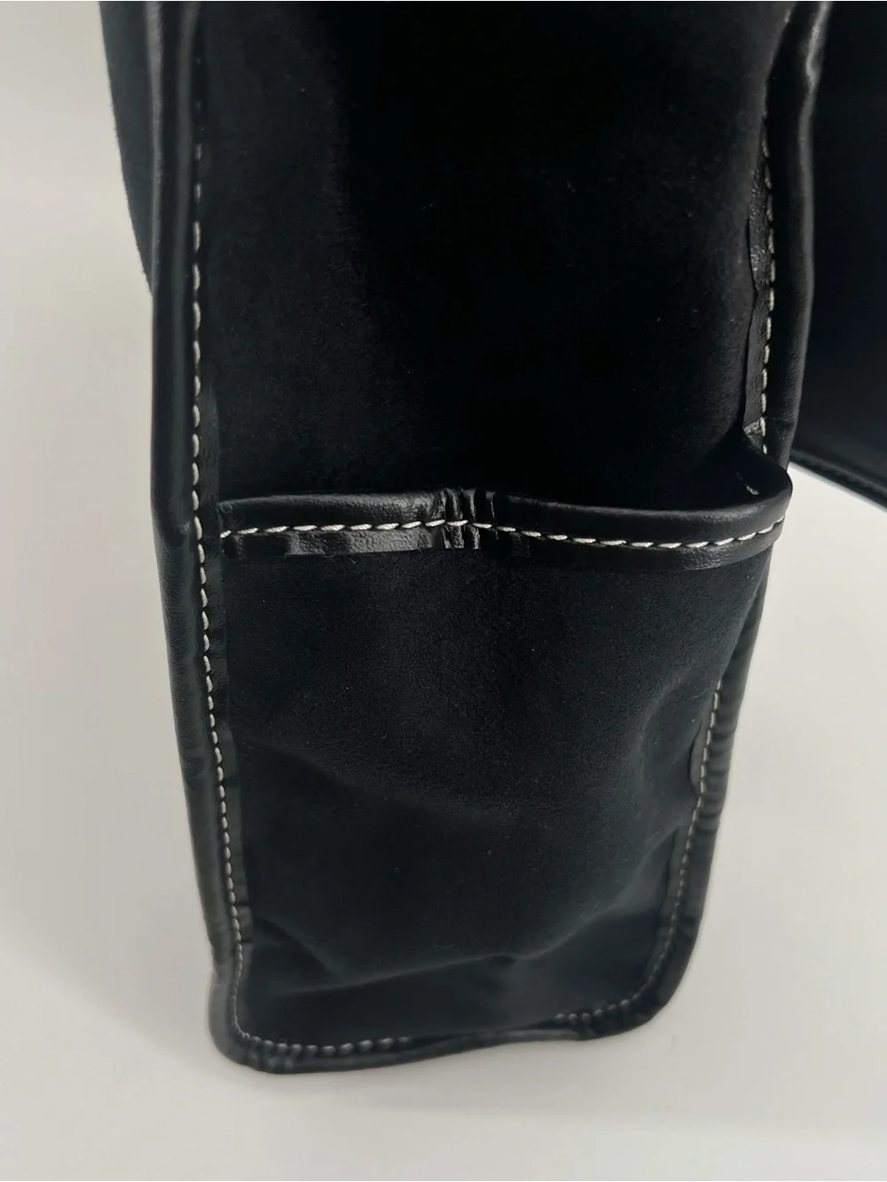 Kenneth Cole New York Faux Suede Black Messenger Laptop Briefcase Bag Classic